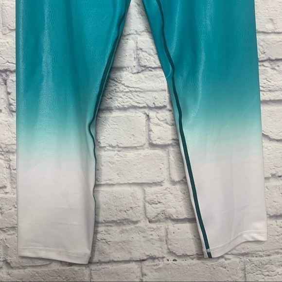 Zyia Blue Venom Metallic Ombré Teal And White Ankle Cropped Leggings - Picture 8 of 13